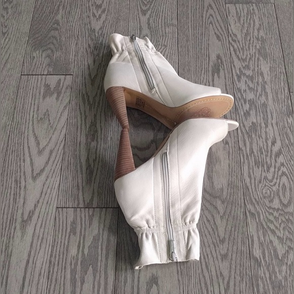 Vince Camuto Soft Leather Heels - Picture 7 of 10